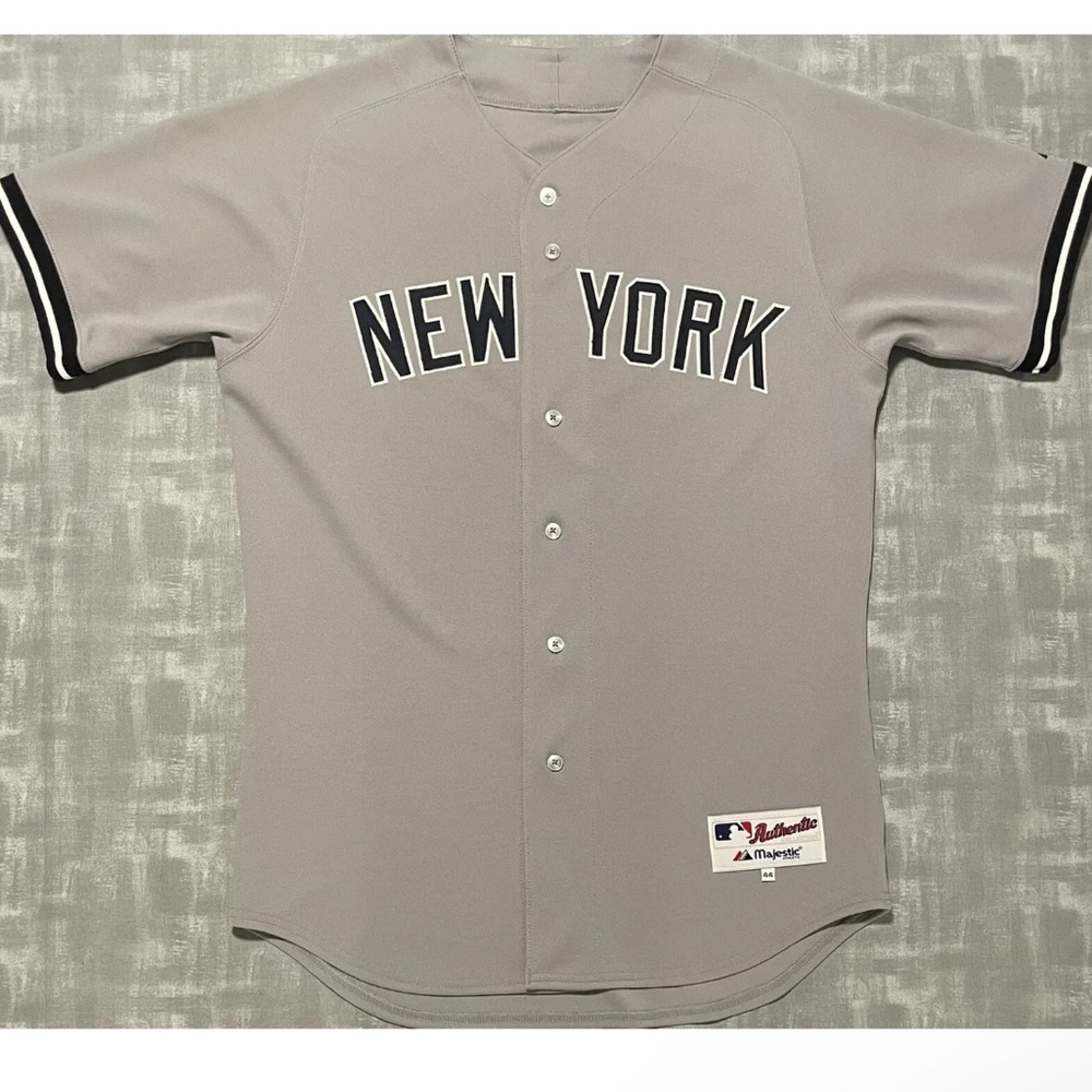 Authentic Vintage Majestic MLB New York Yankees Mariano Rivera Baseball Jersey.